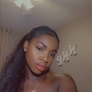 Meet your Posher, Naomi